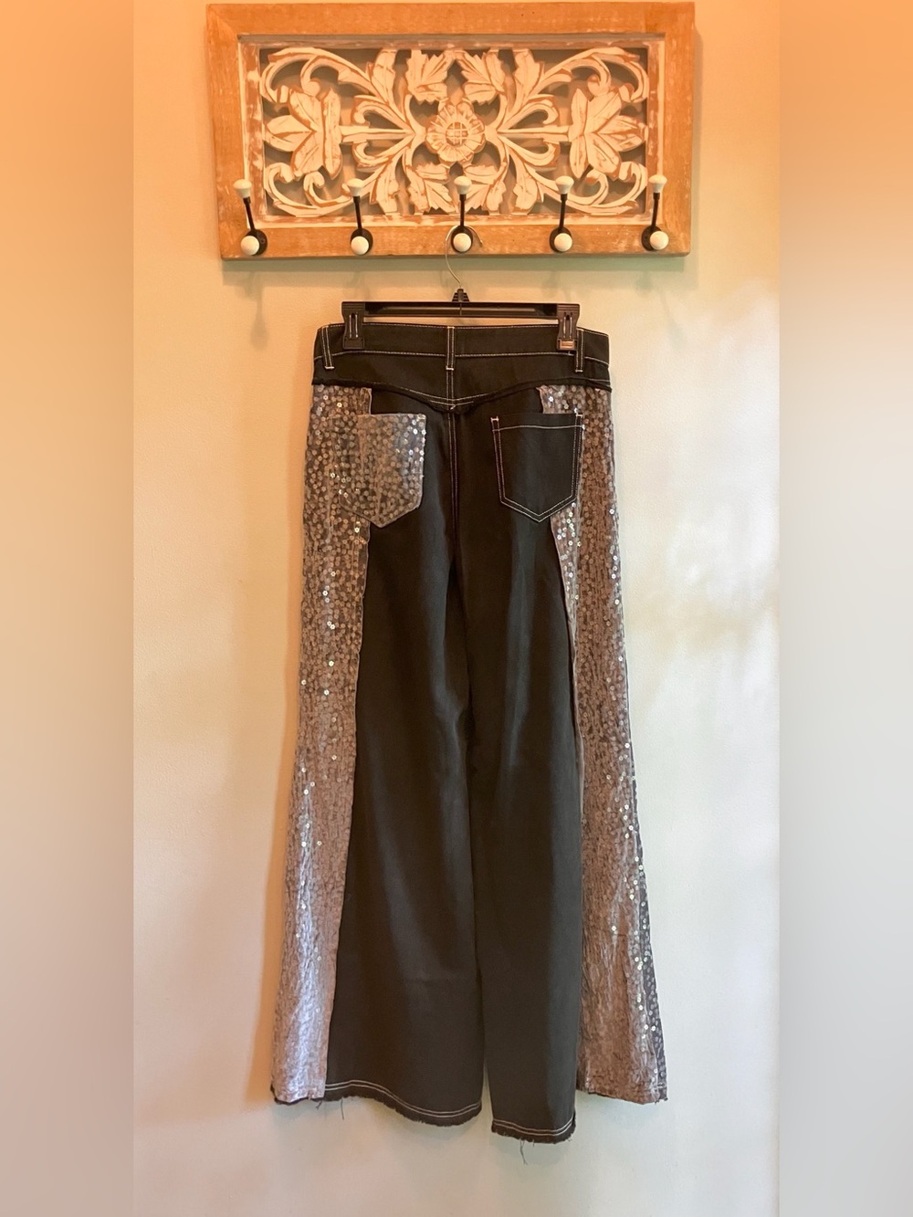 POL Floral Sequin-Panel Wide Leg Jeans - Black NWOT Size Medium - Picture 2 of 8